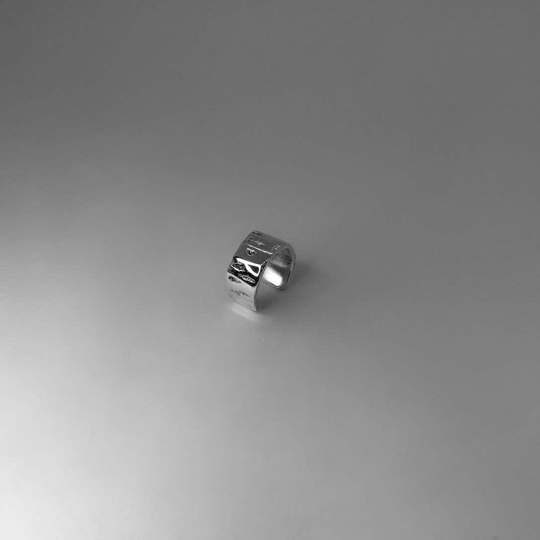 Handmade ear cuff made of 925 silver.